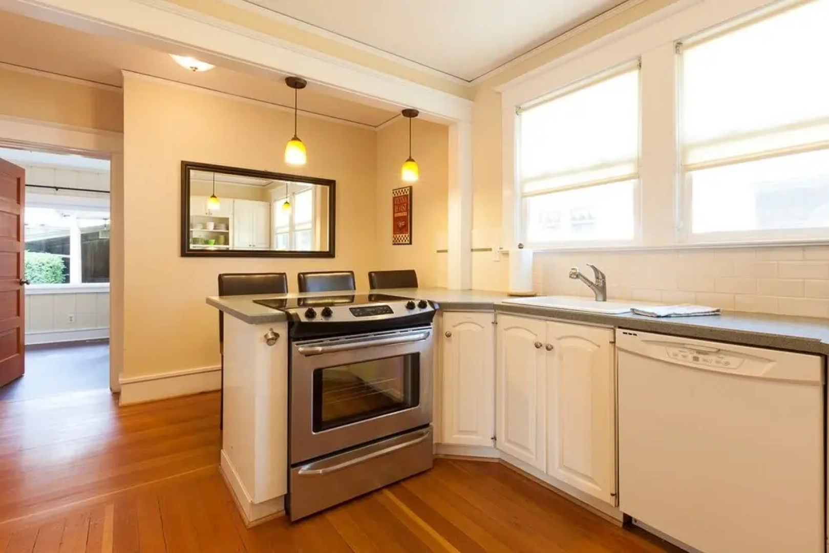 Sweet Columbia 3 Bedroom Home by Redawning