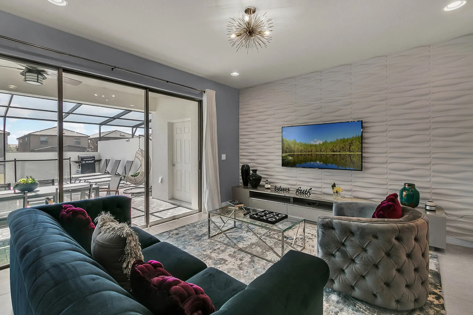 5 Bedrooms / 4.5 Bathrooms / Windsor at Westside (8928 SA), Kissimmee, US