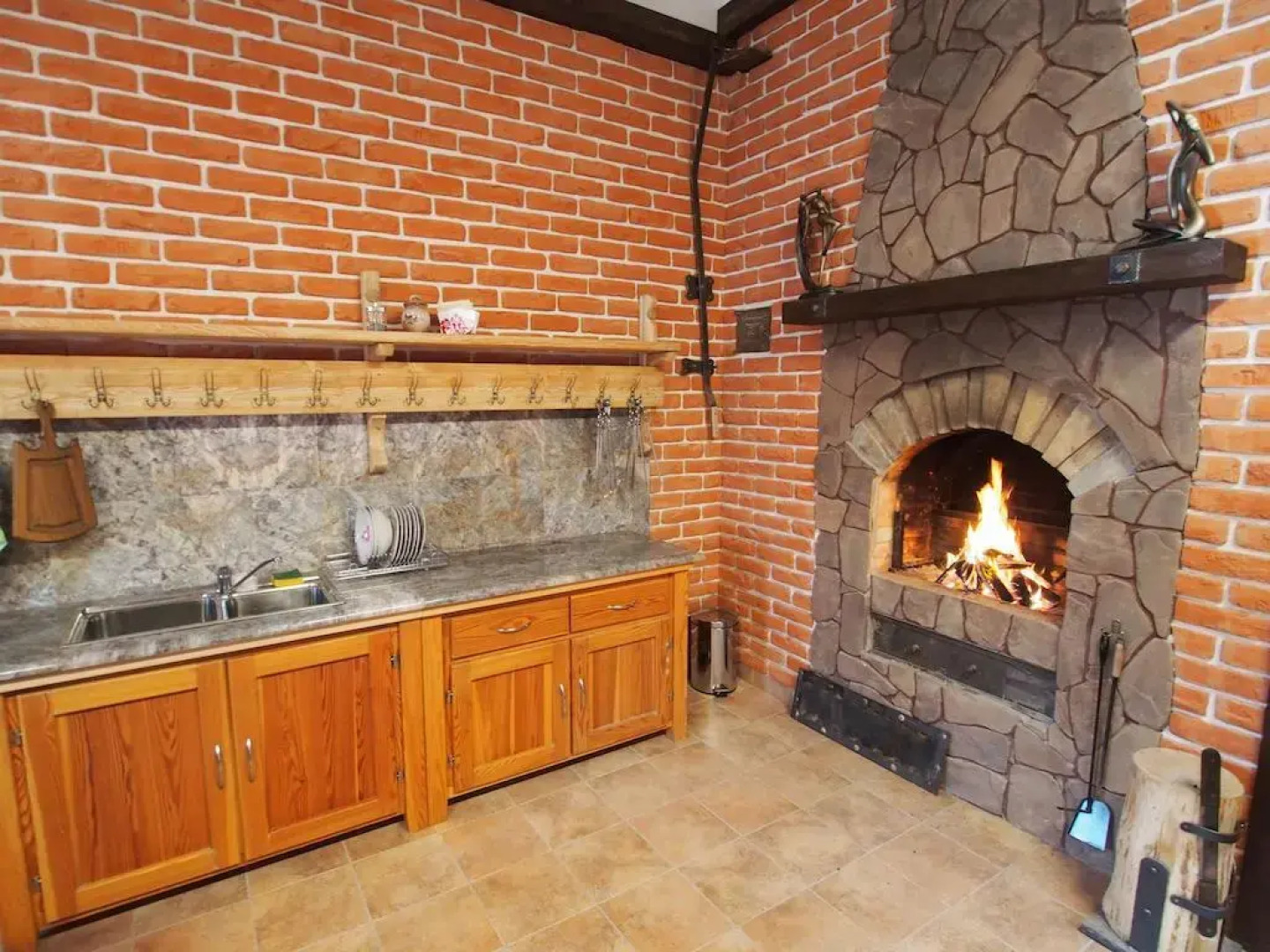 Tri Bani Guest House