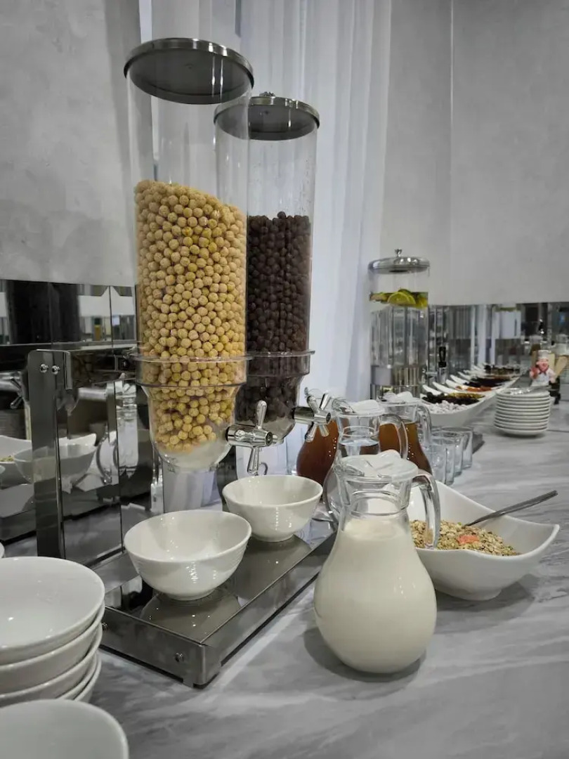 Отель Saroy Gardens