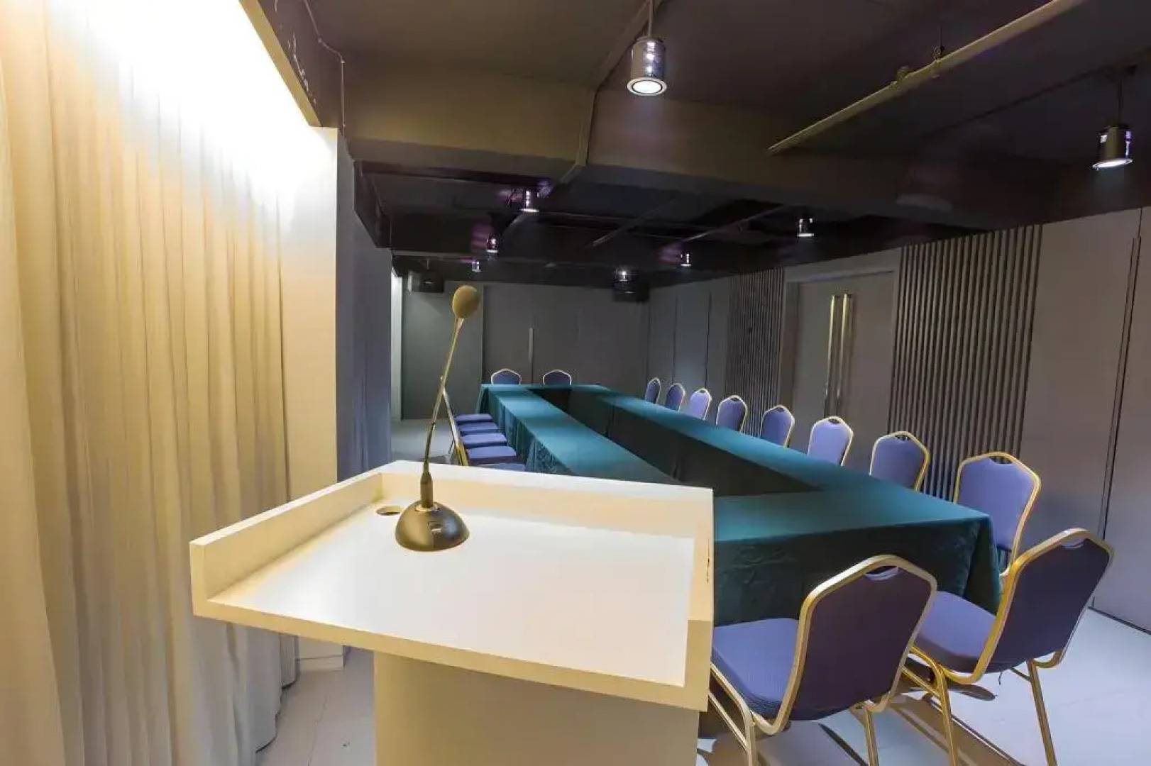 Jin Jiang Inn Xian Jade Auspicious Door Station Qingyang Shop Building