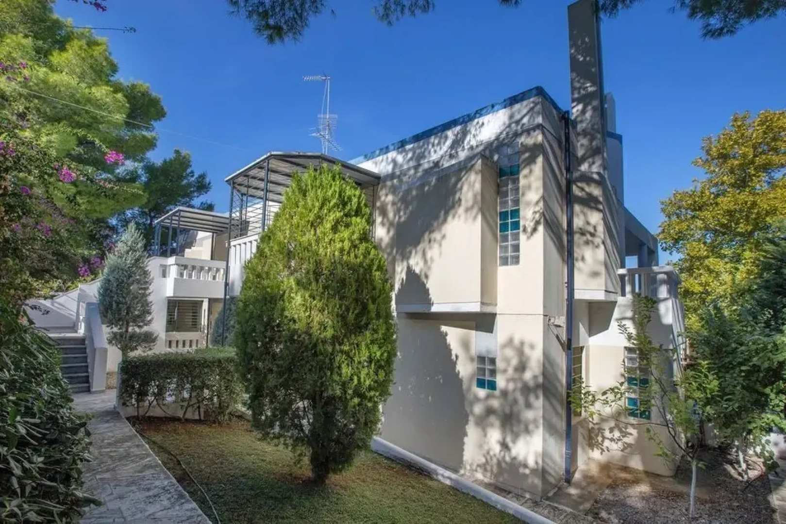 Villa Dream View in Theologos by GHH