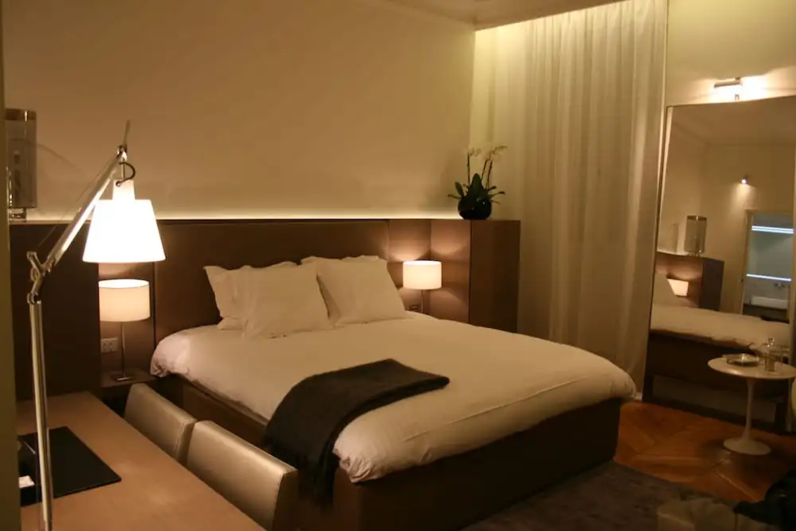Cirque Deluxe Studio Apartment