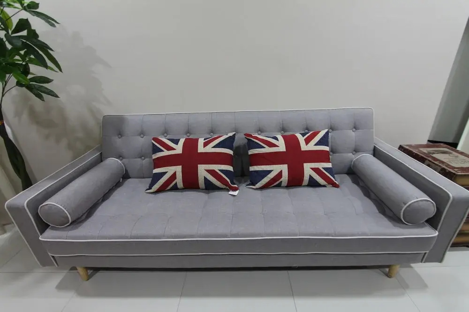 Ian's Majestic Condo