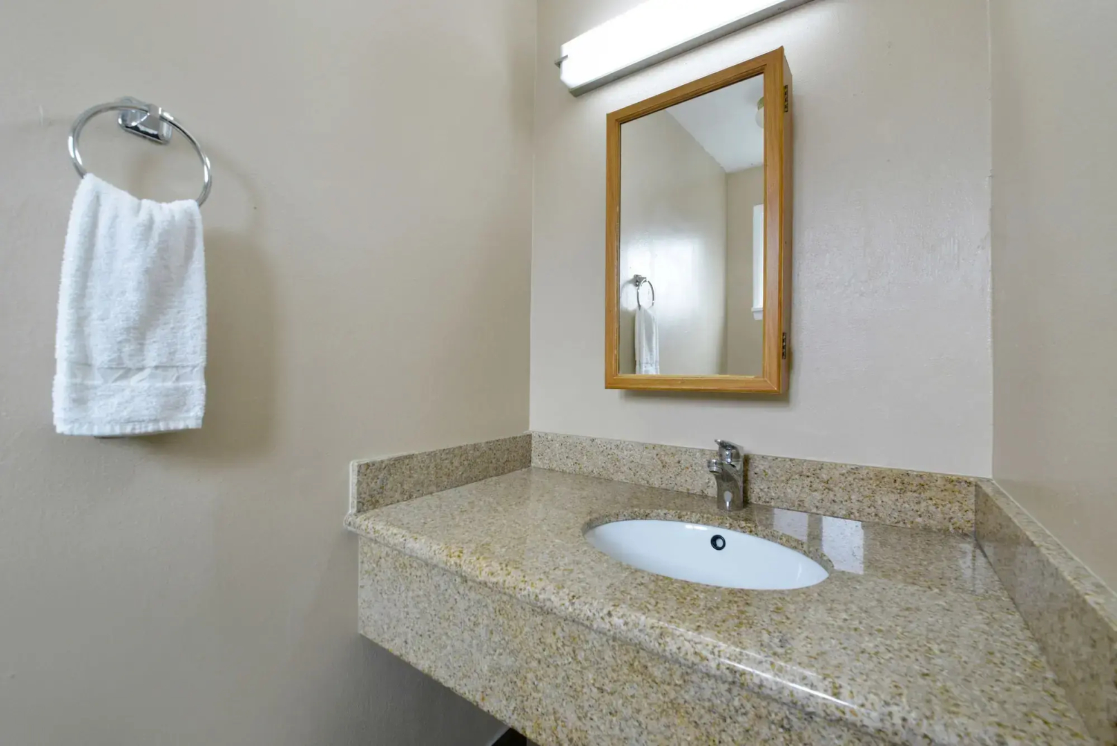 Pacific Shores Inn