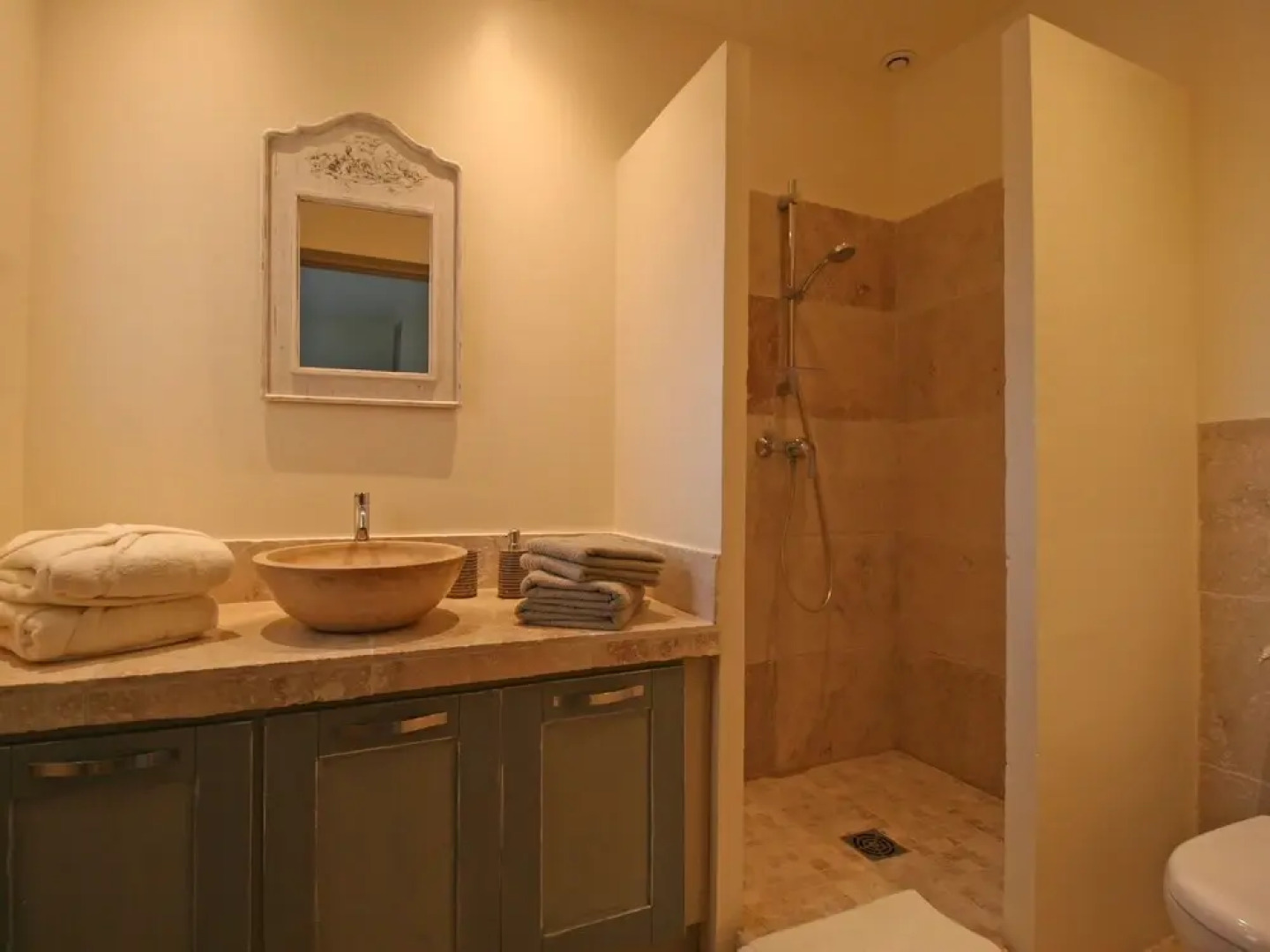 Grandeur Villa in Eygalières With Pool & 2 Terraces