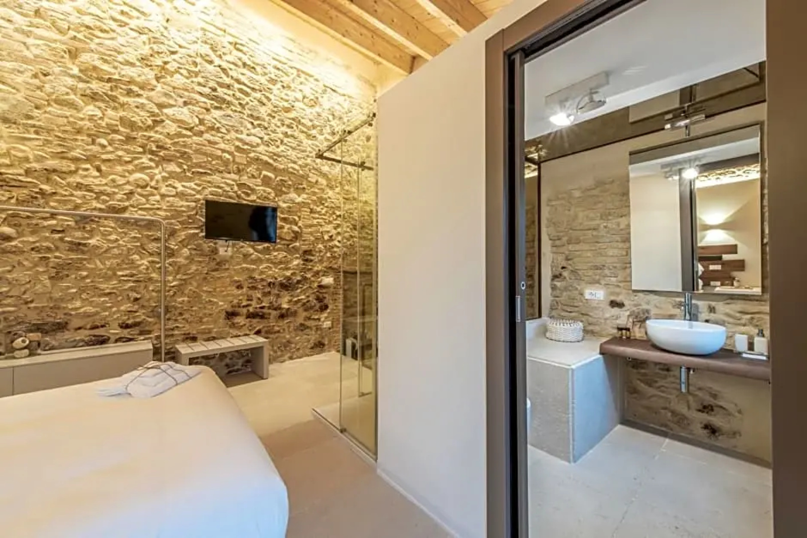 Borgo Baccile by Vini Fantini