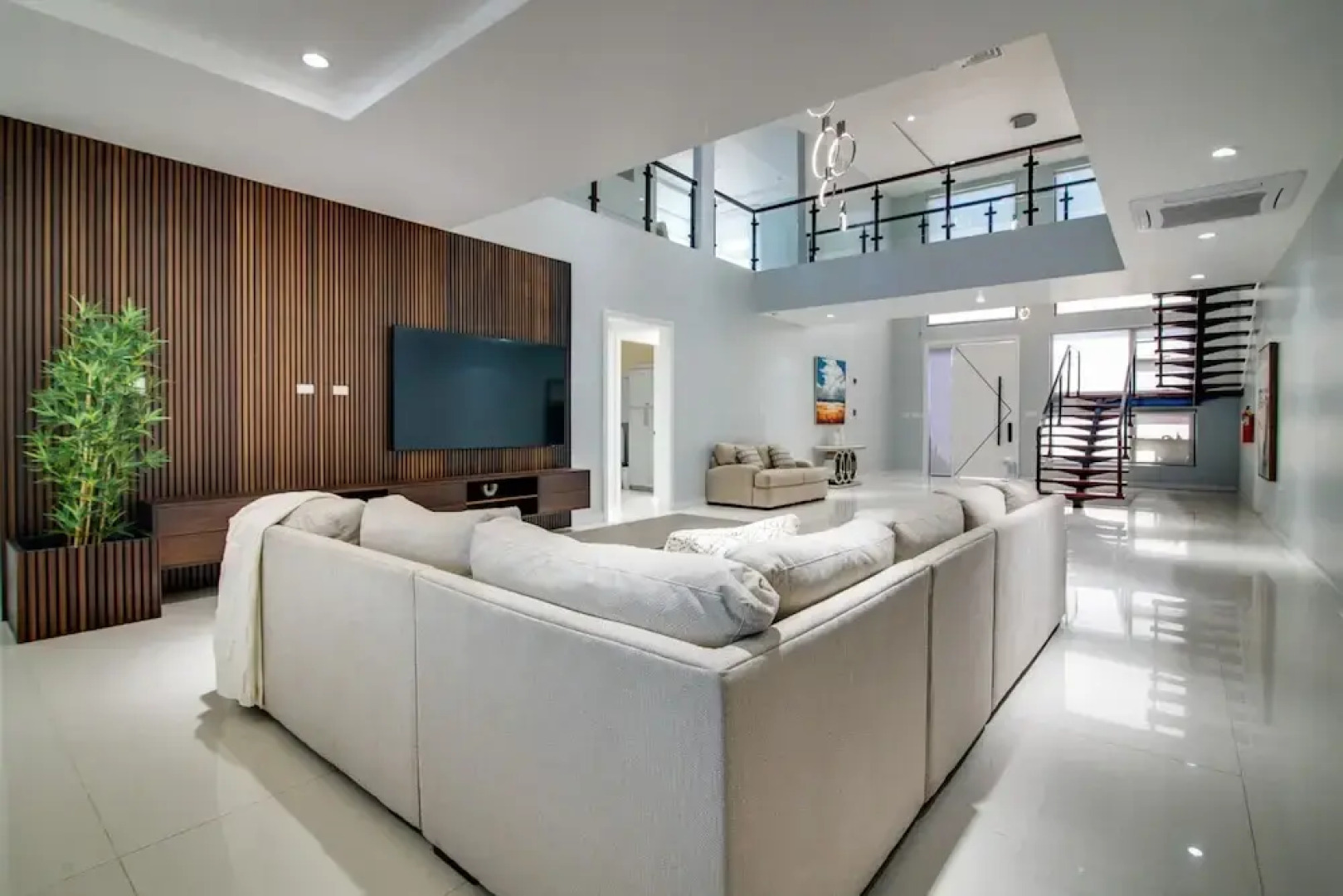 Luxury Oceanfront Villa Fully Staffed Pool Jacuzzi Movie Theatre