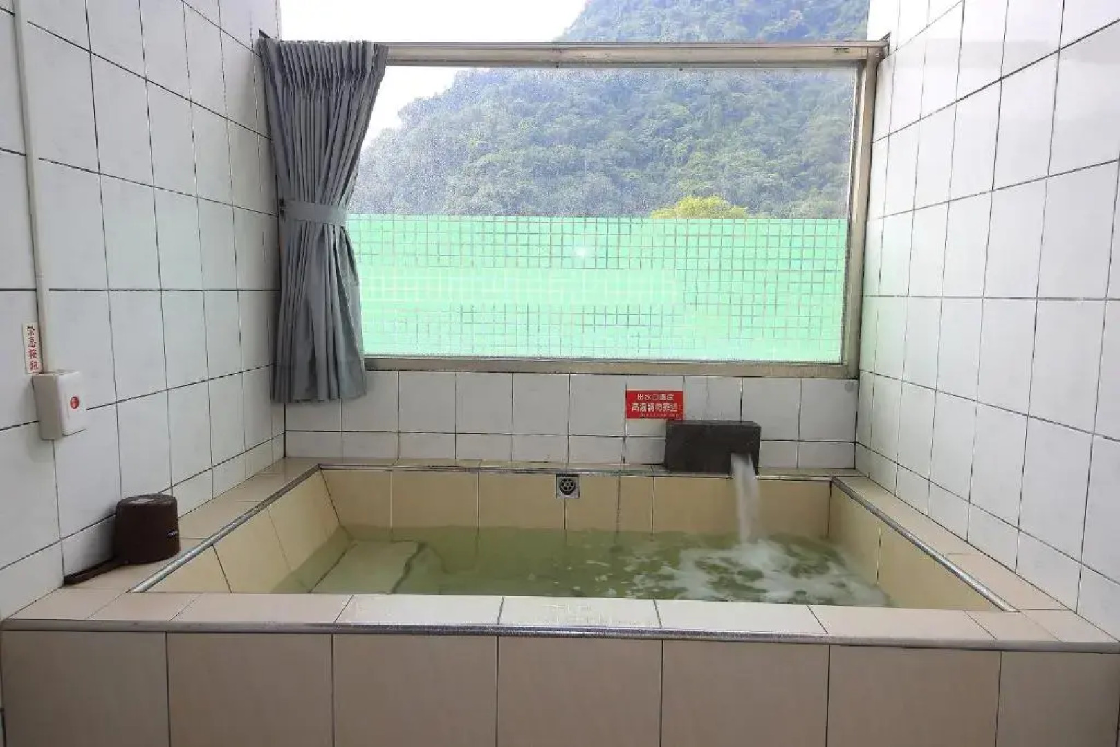 Yotai Spring Guest House