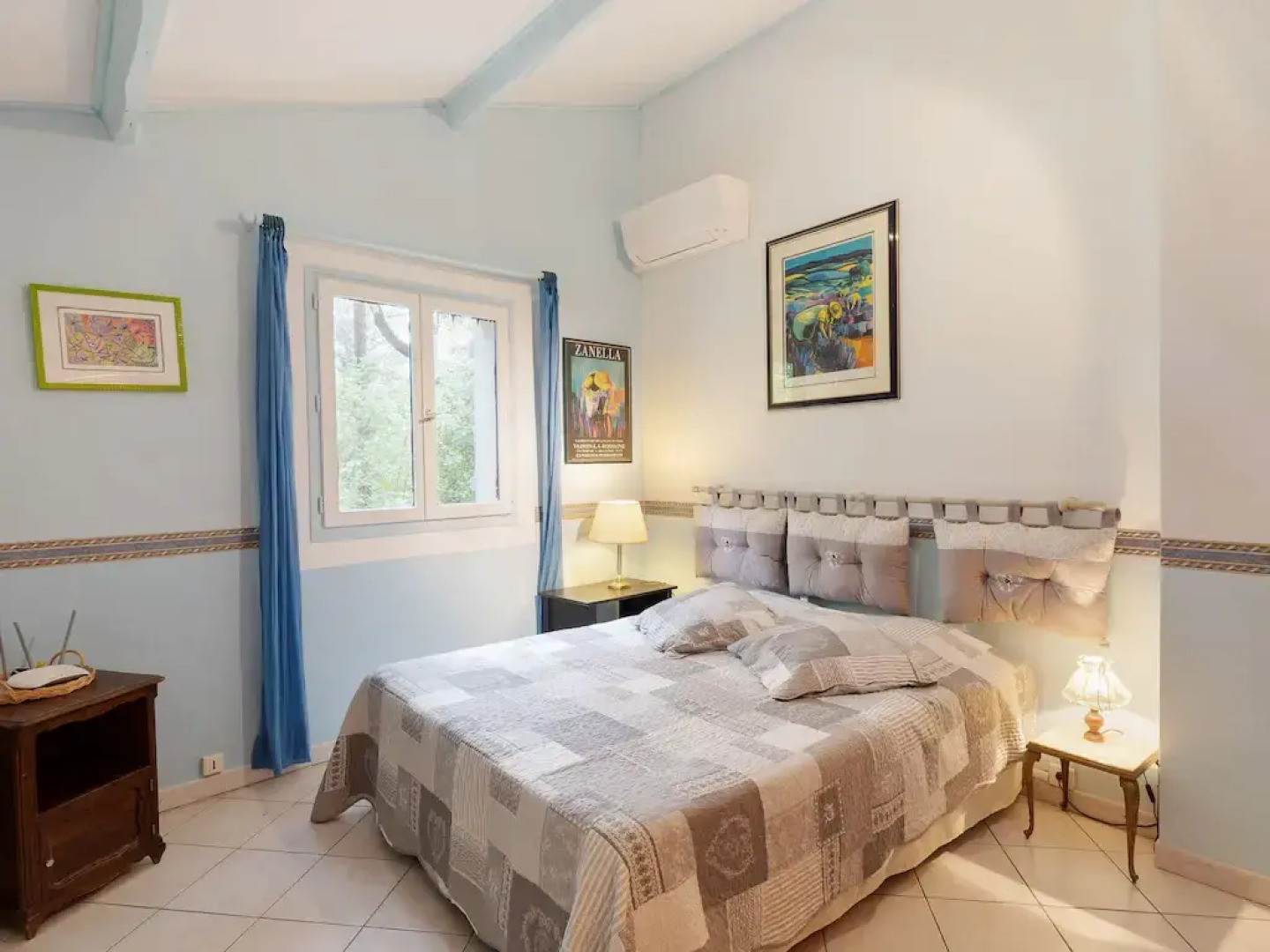 Large holiday home in Vaison-La-Romaine with garden