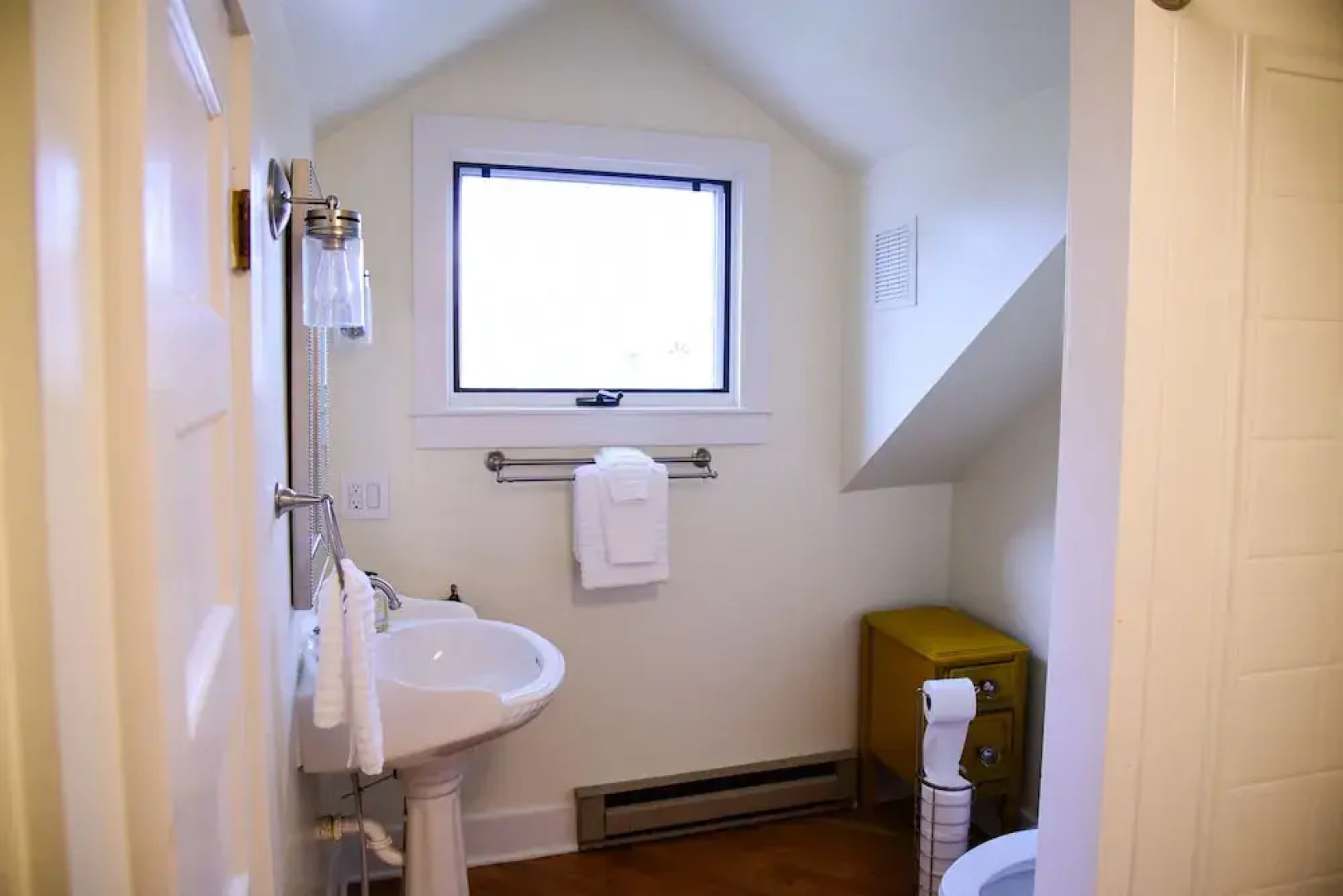 Azalea Inn Bed & Breakfast