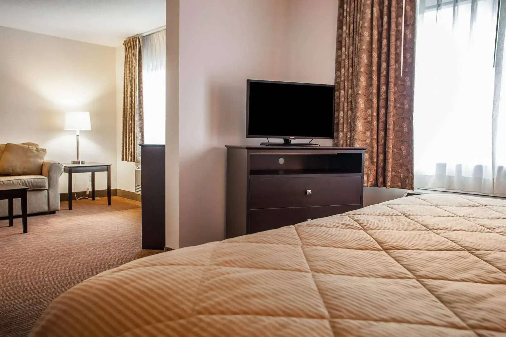 Comfort Inn & Suites