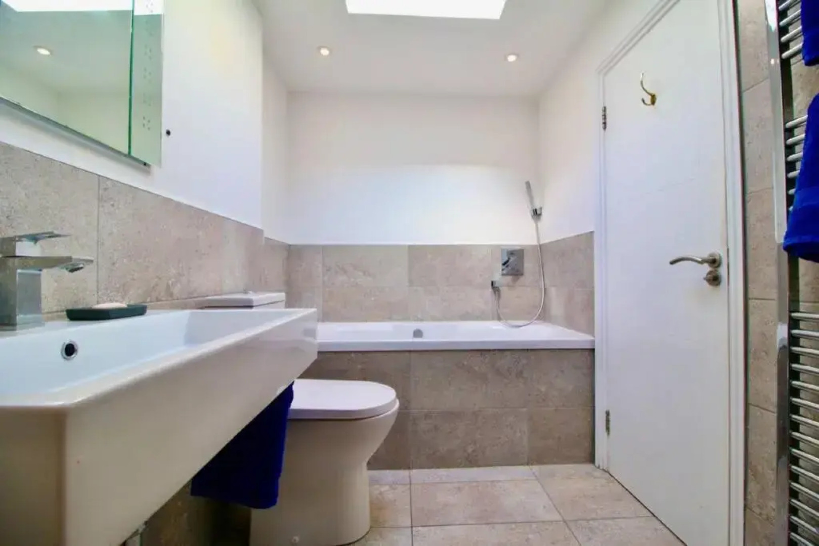 Serenity "your calm seafront retreat"