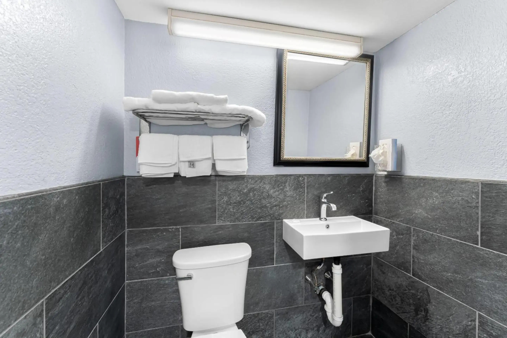 Econo Lodge Cranston - Providence