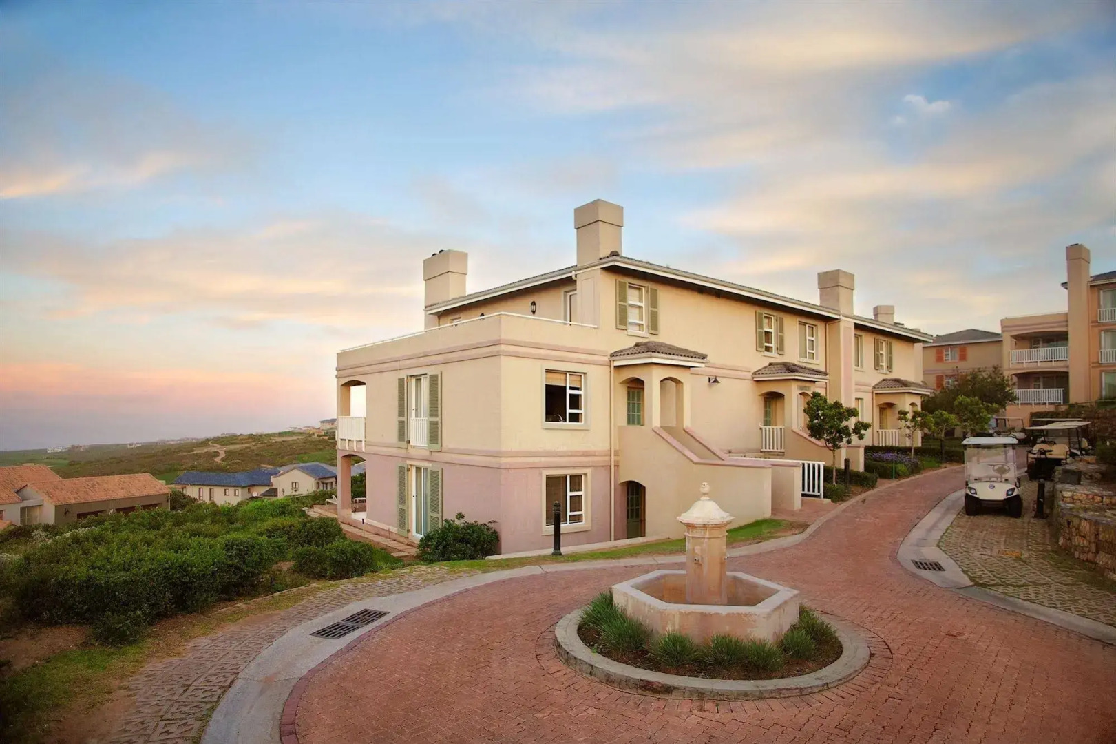 Pinnacle Point Beach and Golf Resort