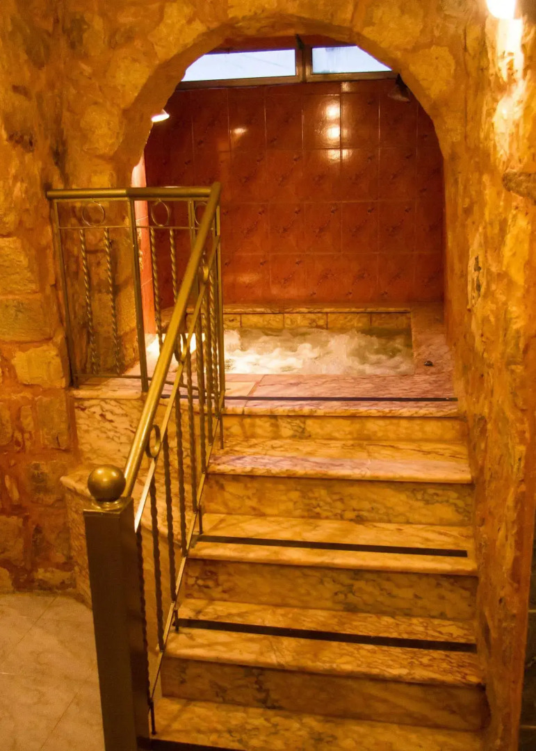 Al Anbat Hotel & Restaurant