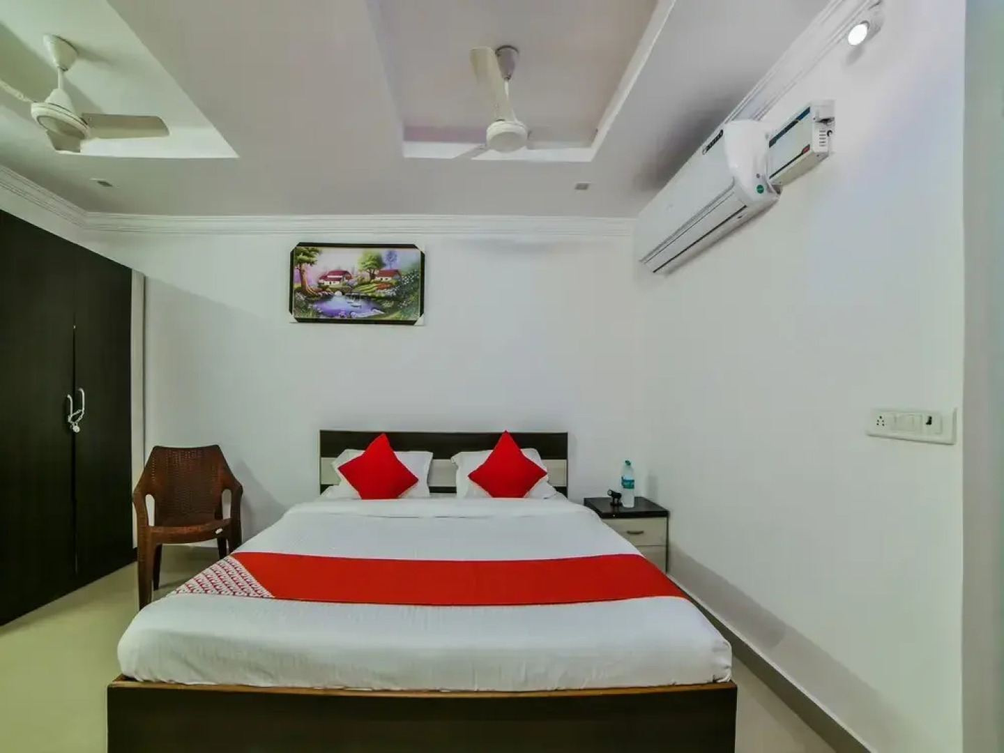 Oyo 18407 Noble Lodge