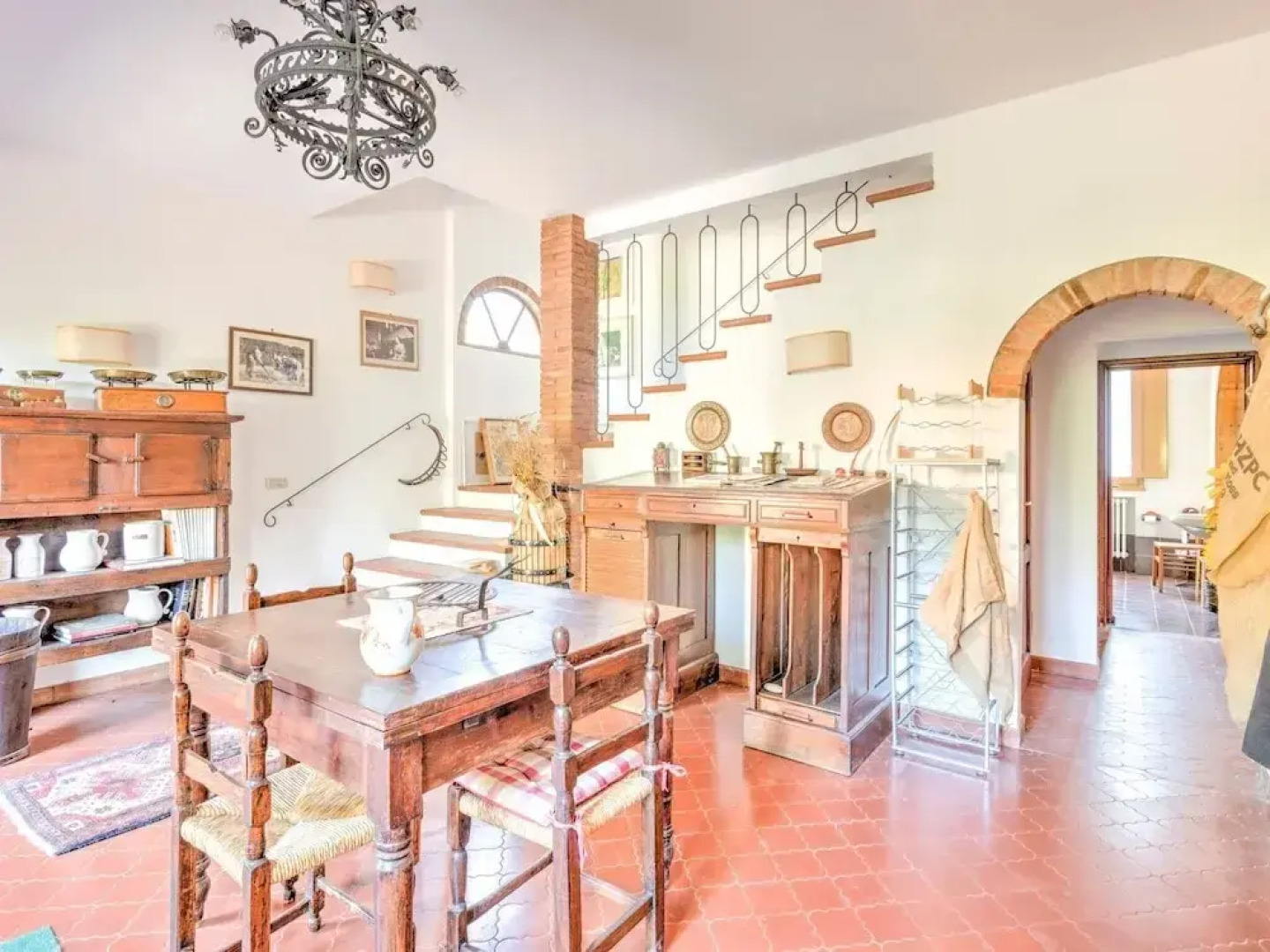 Hilltop Holiday Home in San Miniato with Hot Tub