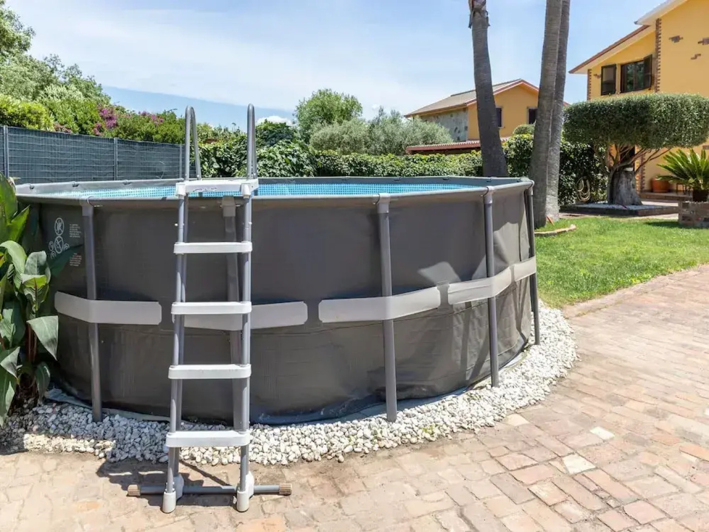 Apartment With Exclusive Swimming Pool