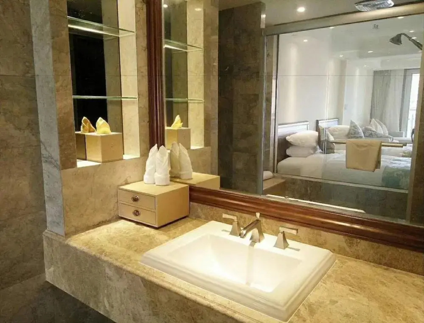 Отель Sanya Baohong