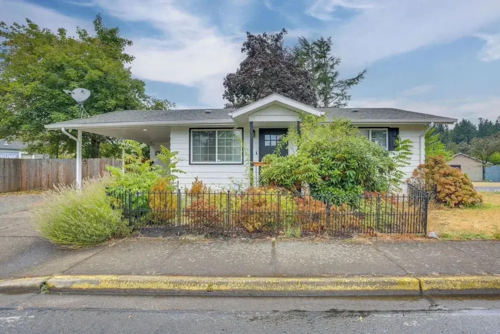 Hot Tub & Fenced Yard: Cozy Cottage Grove Home