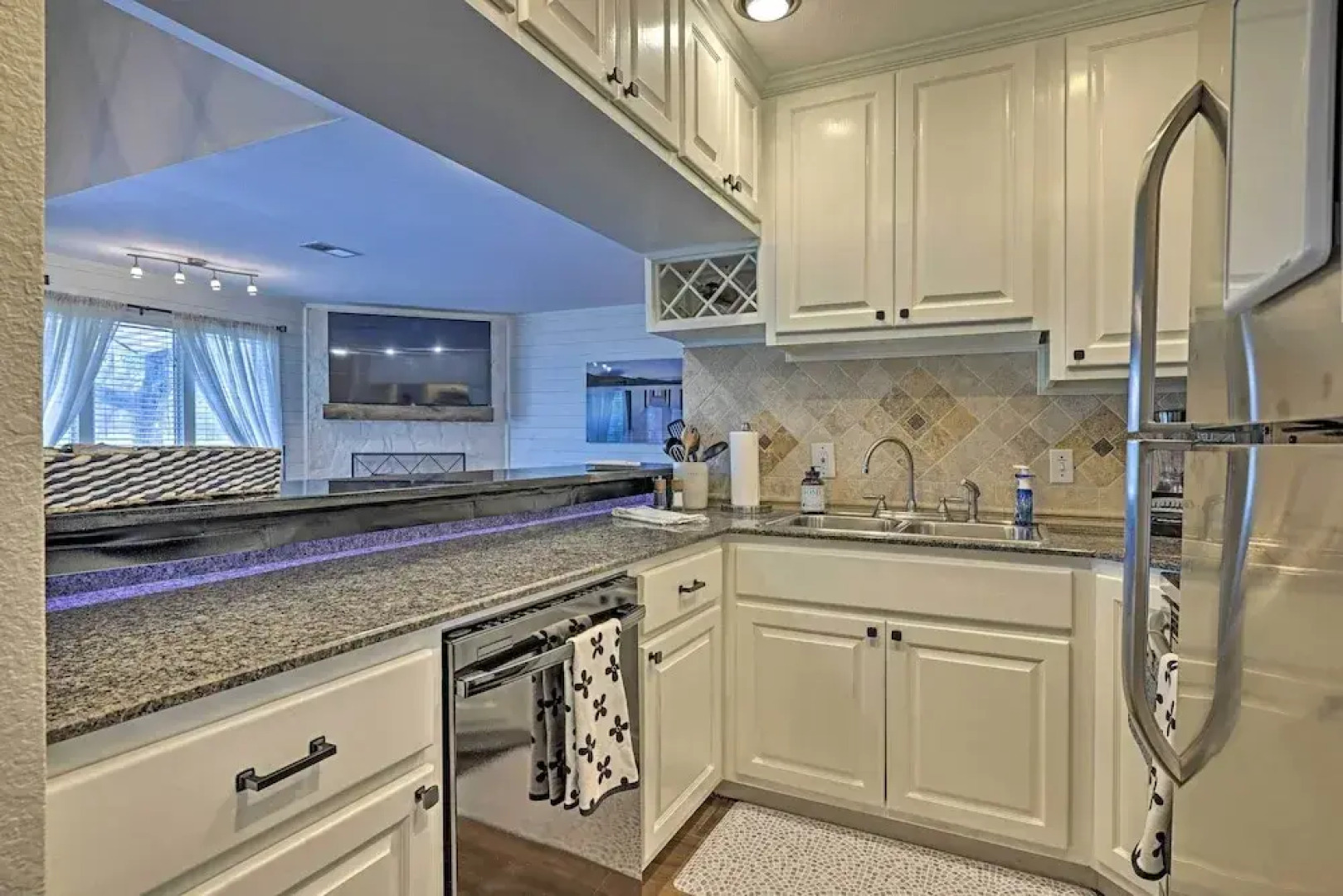 Modern Townhome w/ Patio, Next Door to Resort