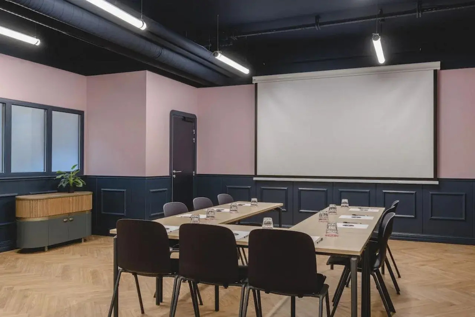 Отель Moxy Paris La Villette