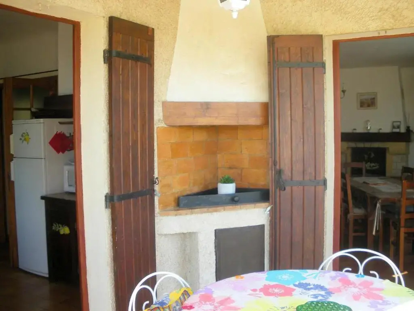 Agréable Maison de Vacances avec Piscine Privée, située en Campagne du village de Cabrières d'Avignon au cœur du Luberon, 6 personnes, LS2-2 OULIVE