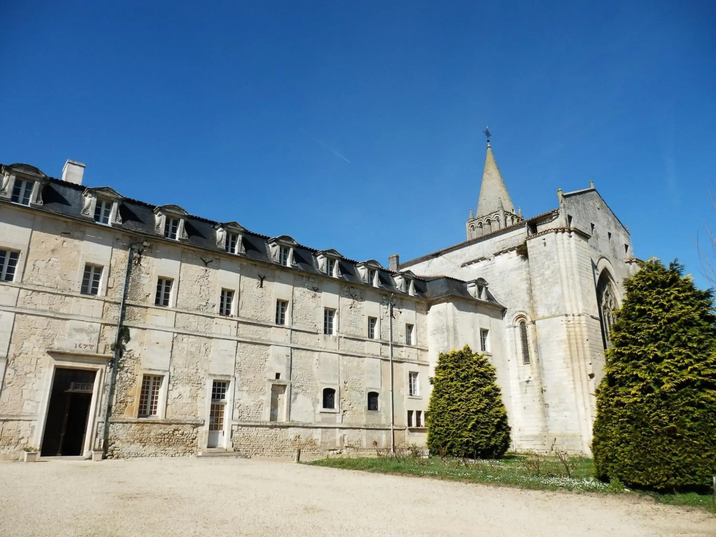 Logis Hôtel l'Essille