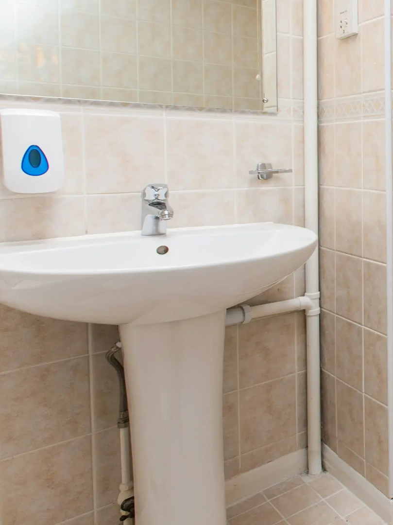 OYO Stade Court Hotel