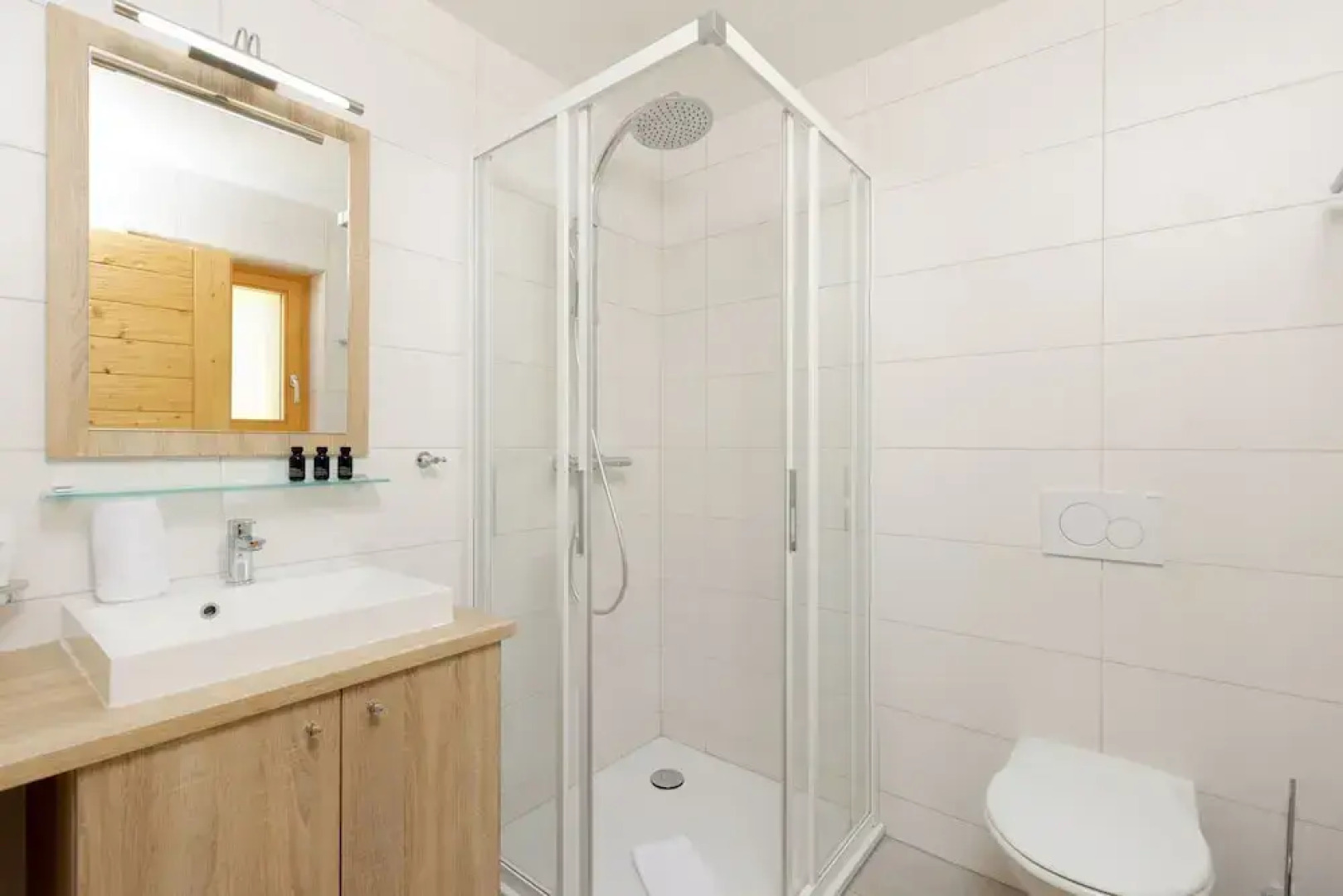 Chalet Le Cerf - NEW Build, Stylish Stay