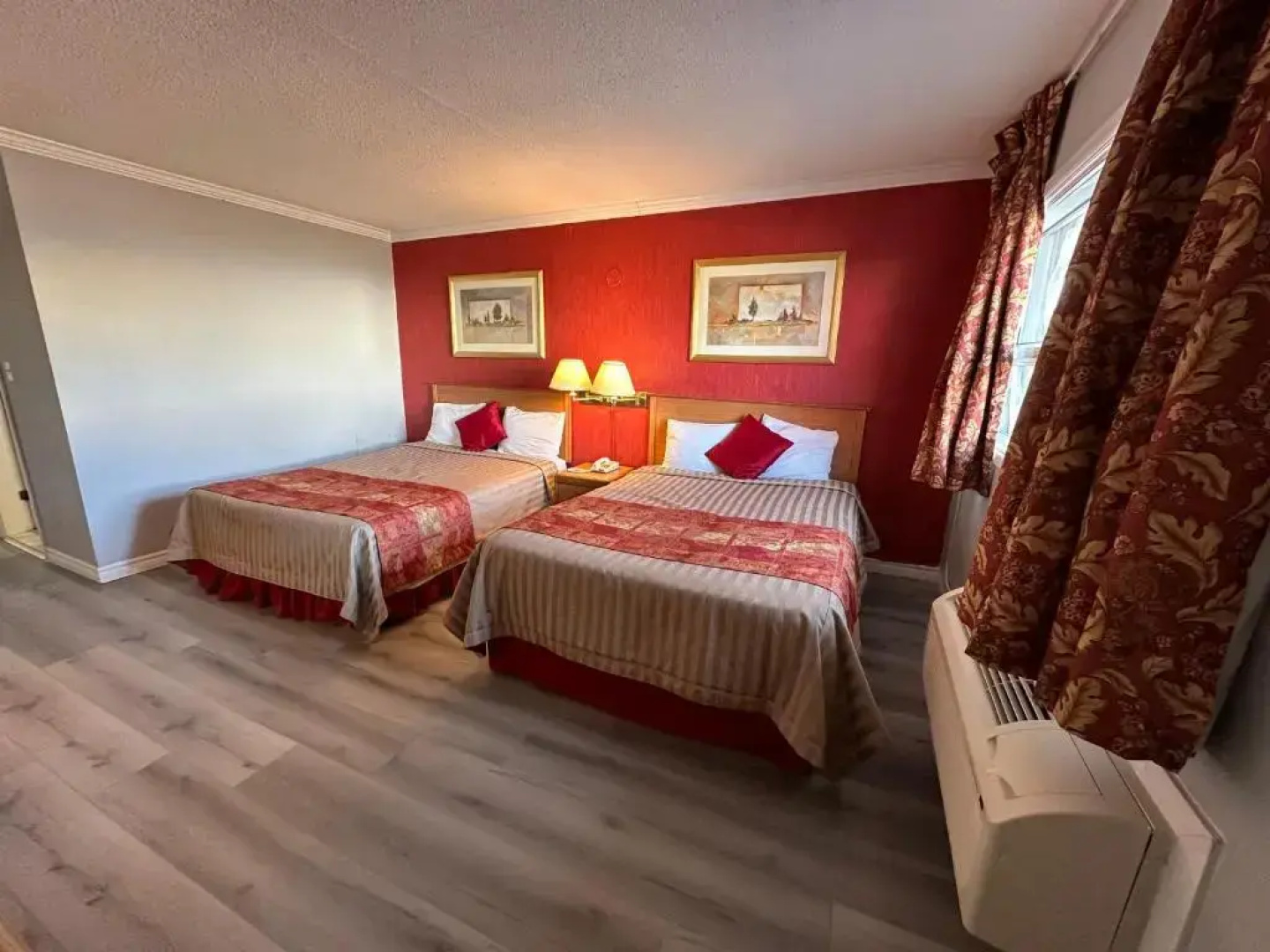 Econo Lodge Cornwall