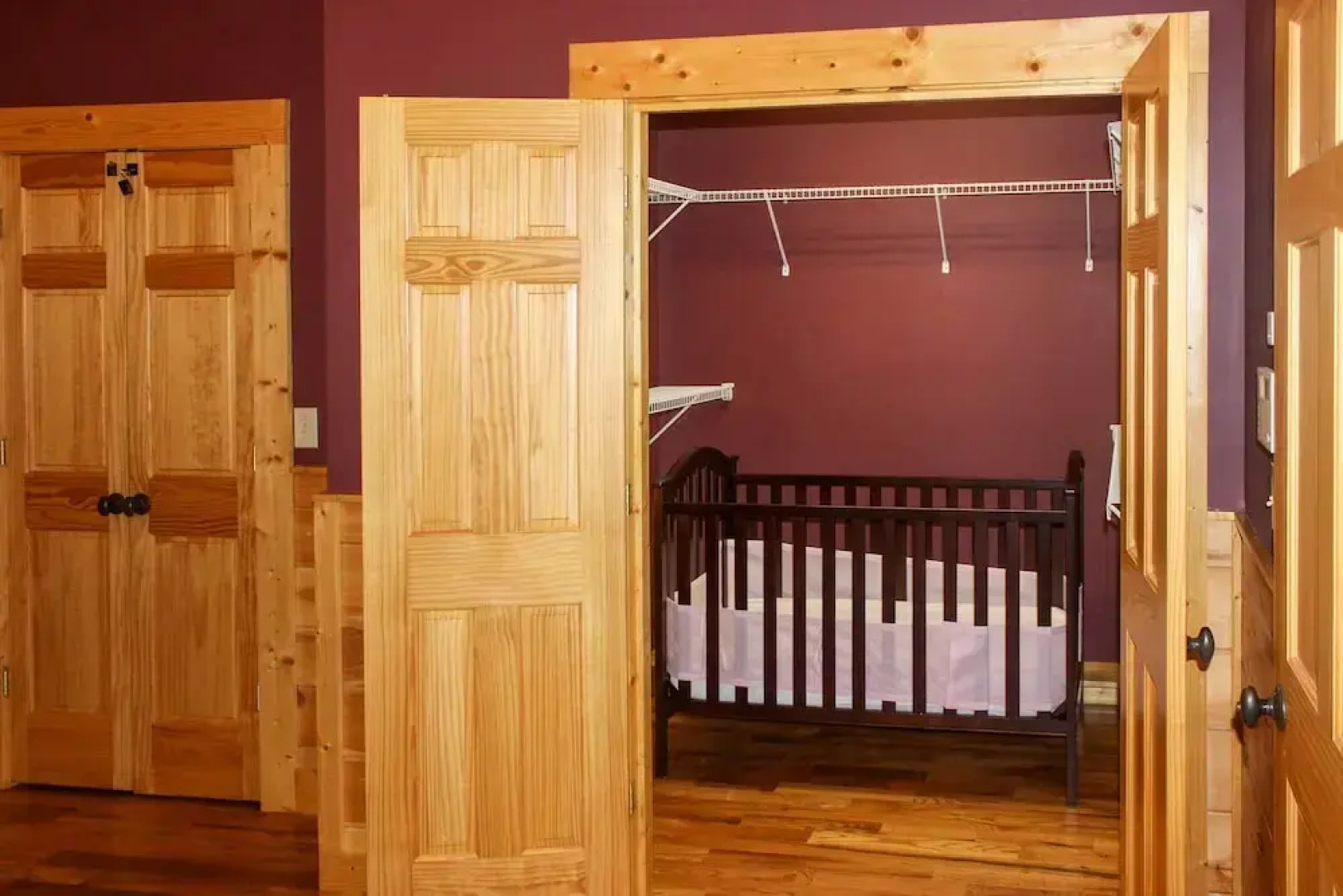 'the Cozy Bear Cabin: Upscale Deck & Mtn Views!