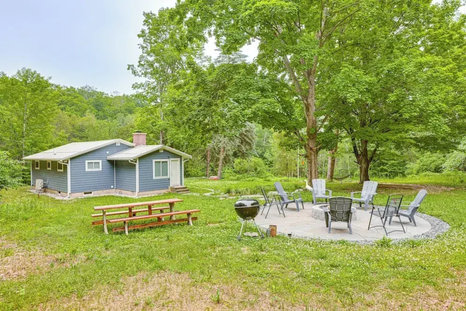 Secluded Suttons Bay Retreat w/ Fire Pit!
