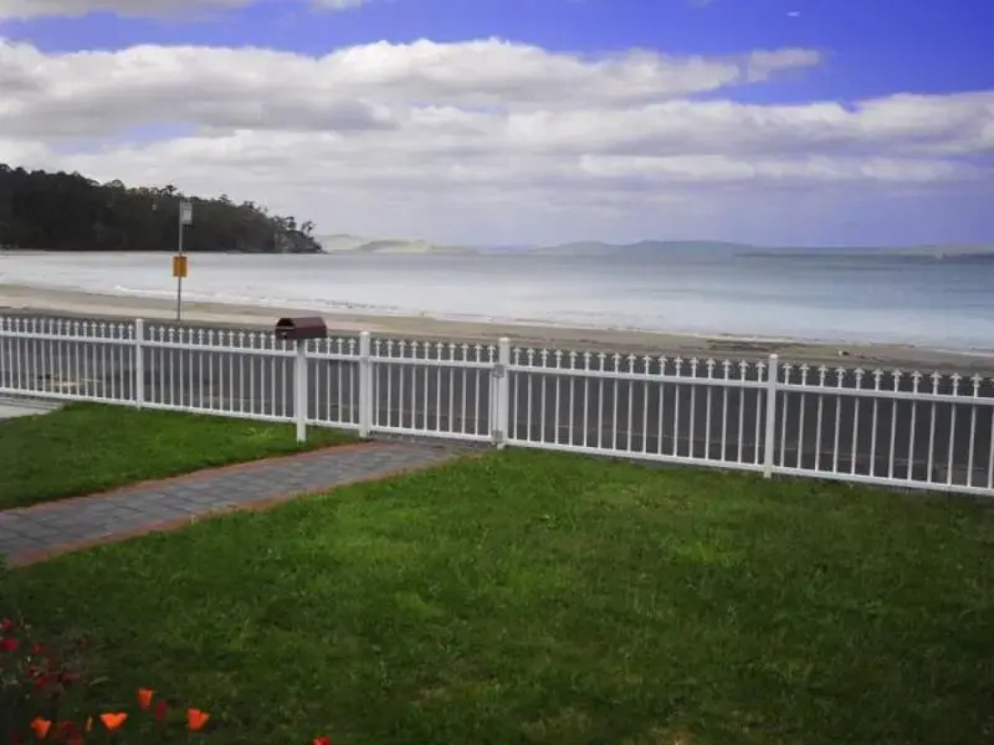 The Esplanade Kingston Beach Apartment