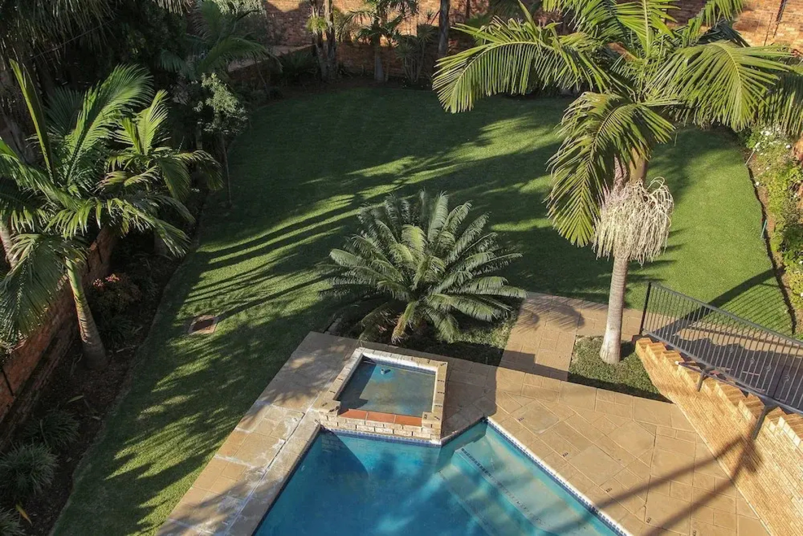 Six-four-two on Vincent