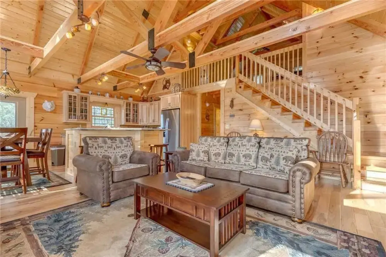 Lone Wolf Lodge - Three Bedroom Cabin