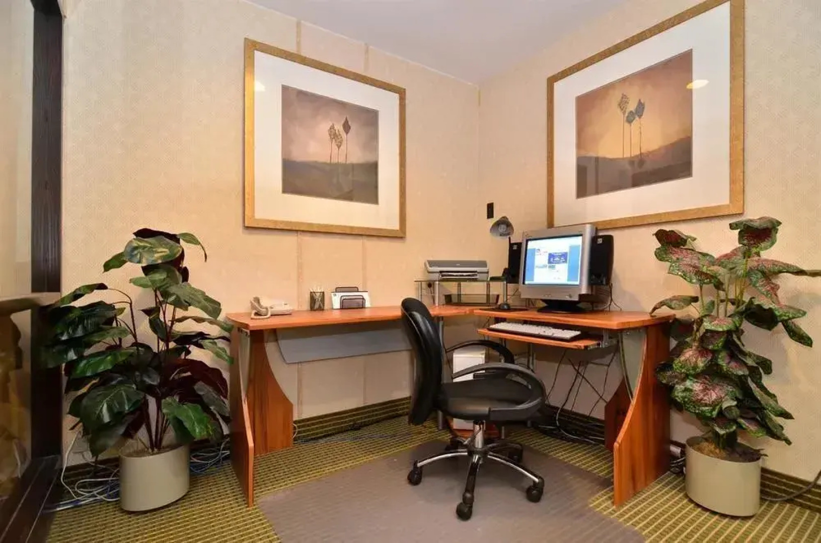 Days Inn & Conference Centre Renfrew Centre