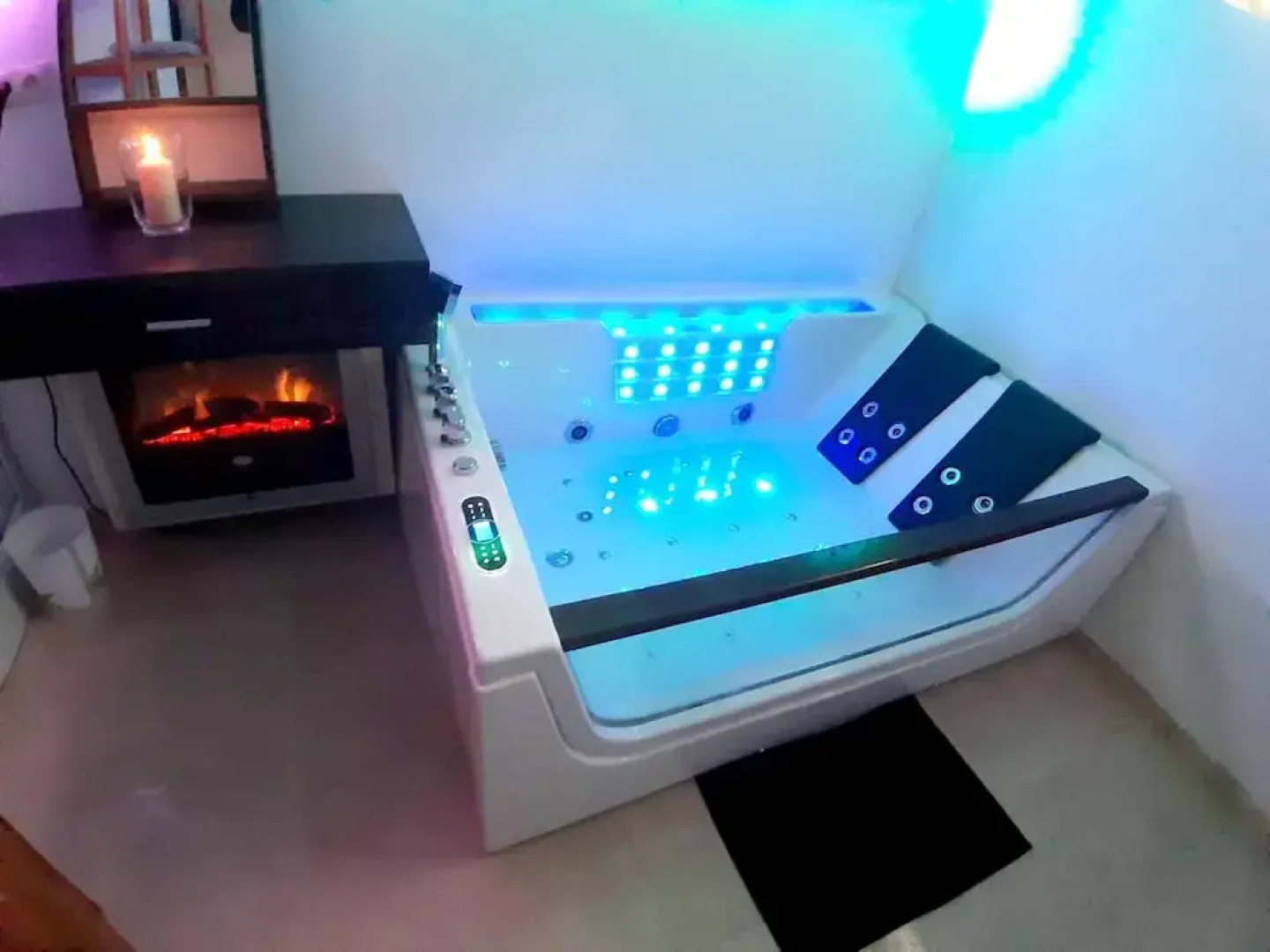 Apartment with 2 Bedrooms in Waterloo, with Wifi