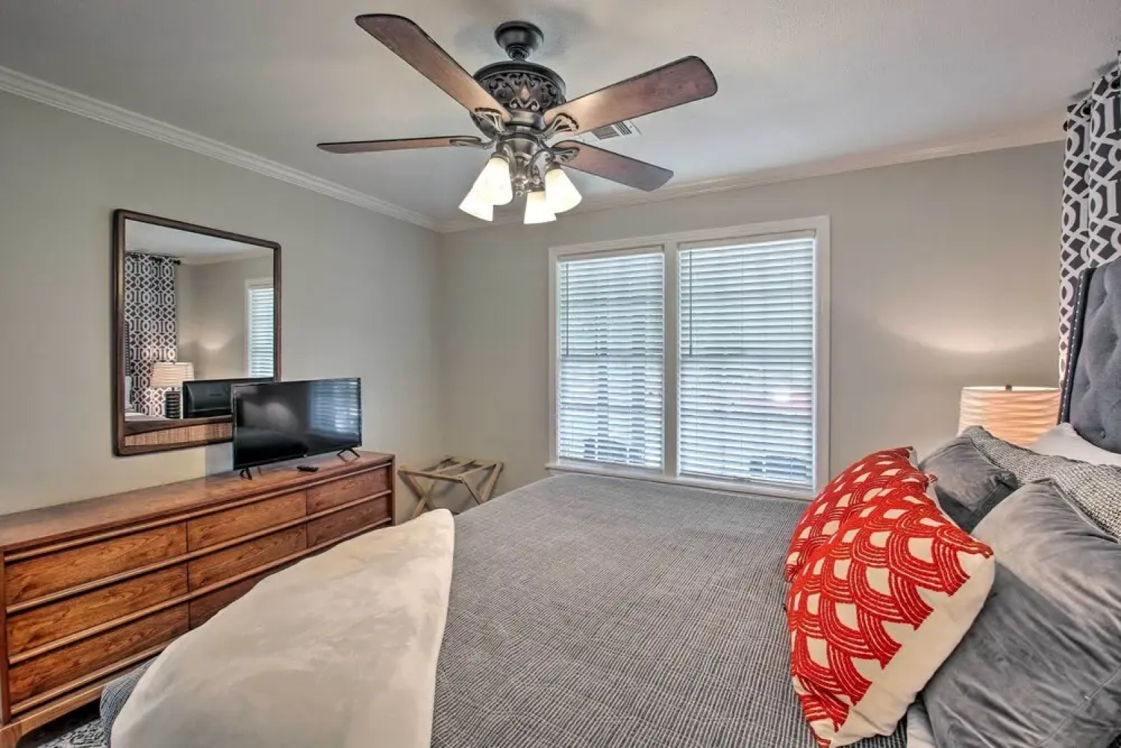 Exquisite Cottage: Patio, 2 Mi to Hot Springs