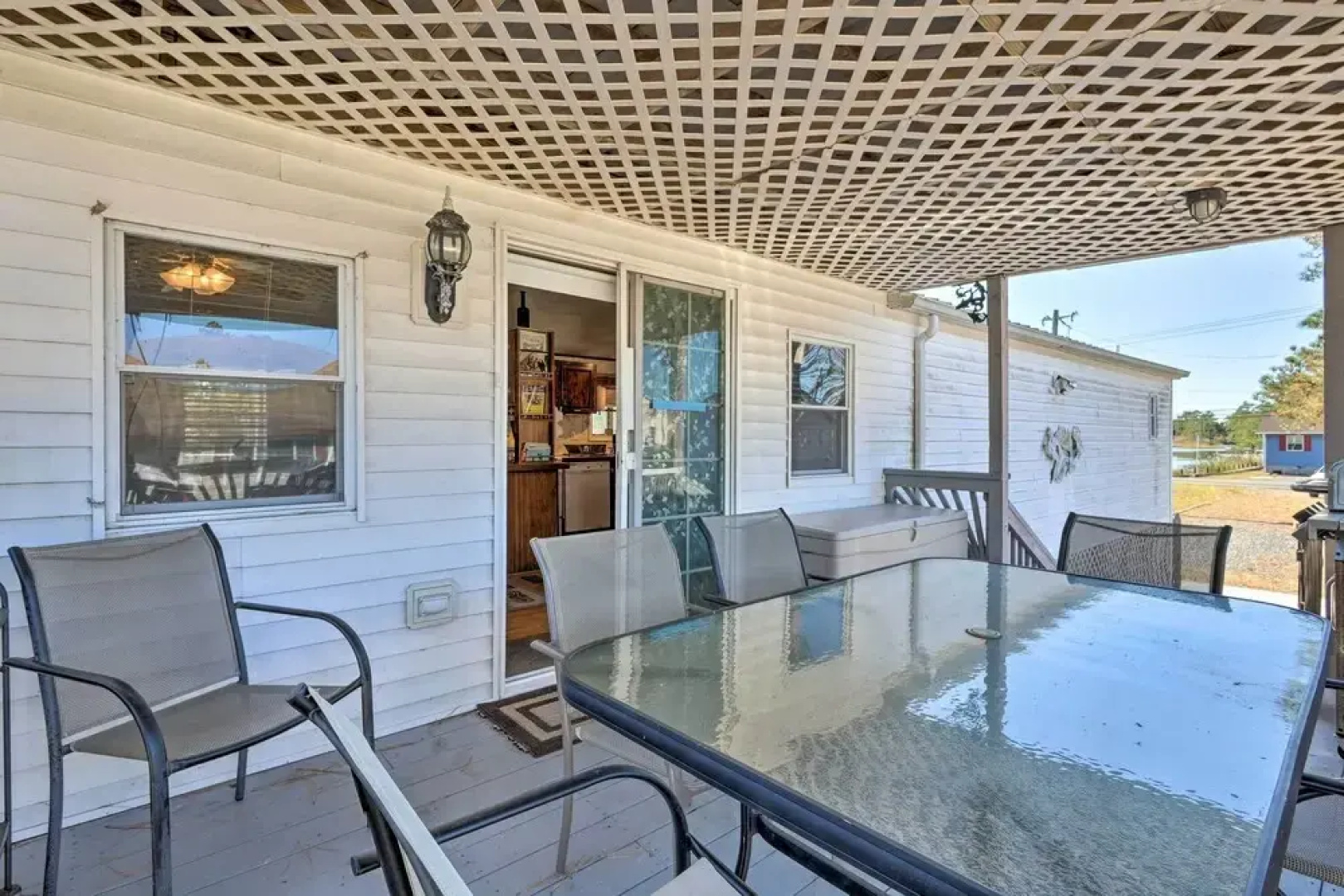 Quaint Chincoteague Island Hideaway w/ 2 Porches!