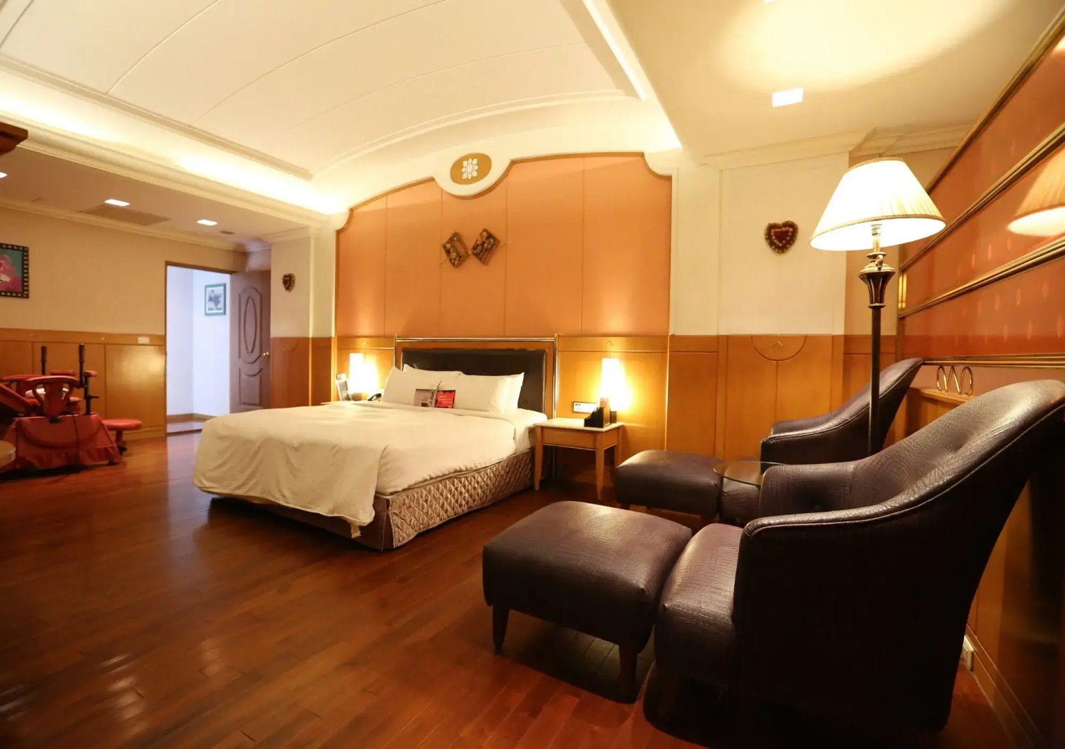 Royal Group Motel Tainan Branch