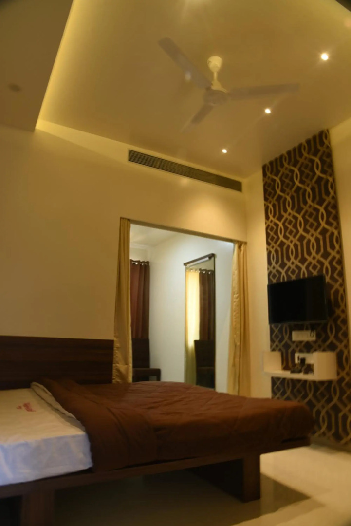 Hotel Pushpak Satara