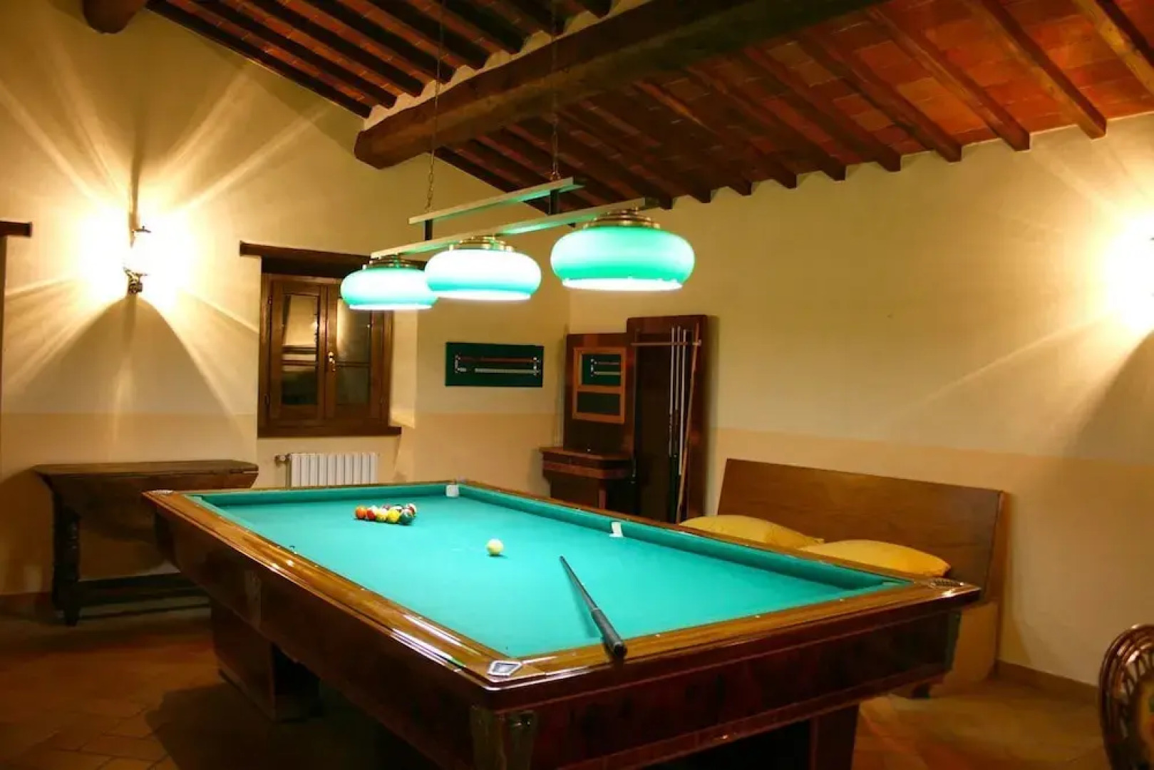 Wonderful private villa with private pool, A/C, WIFI, TV, pets allowed and parking, close to Are...