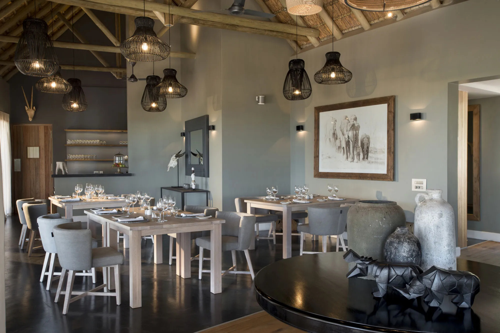 Mhondoro Safari Lodge & Villa