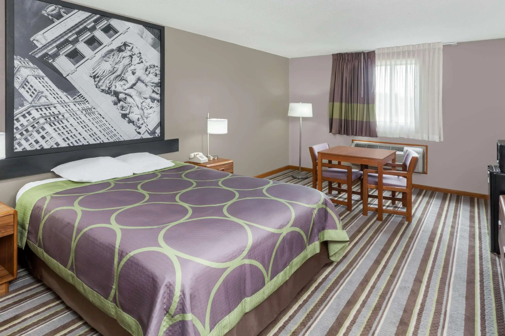 Watseka 24 Inn & Suites