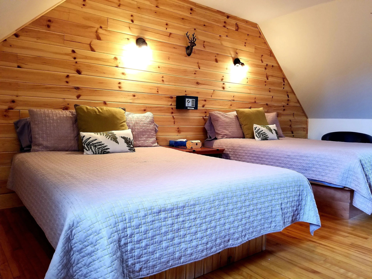 Auberge Le P'tit Bonheur - Hostel