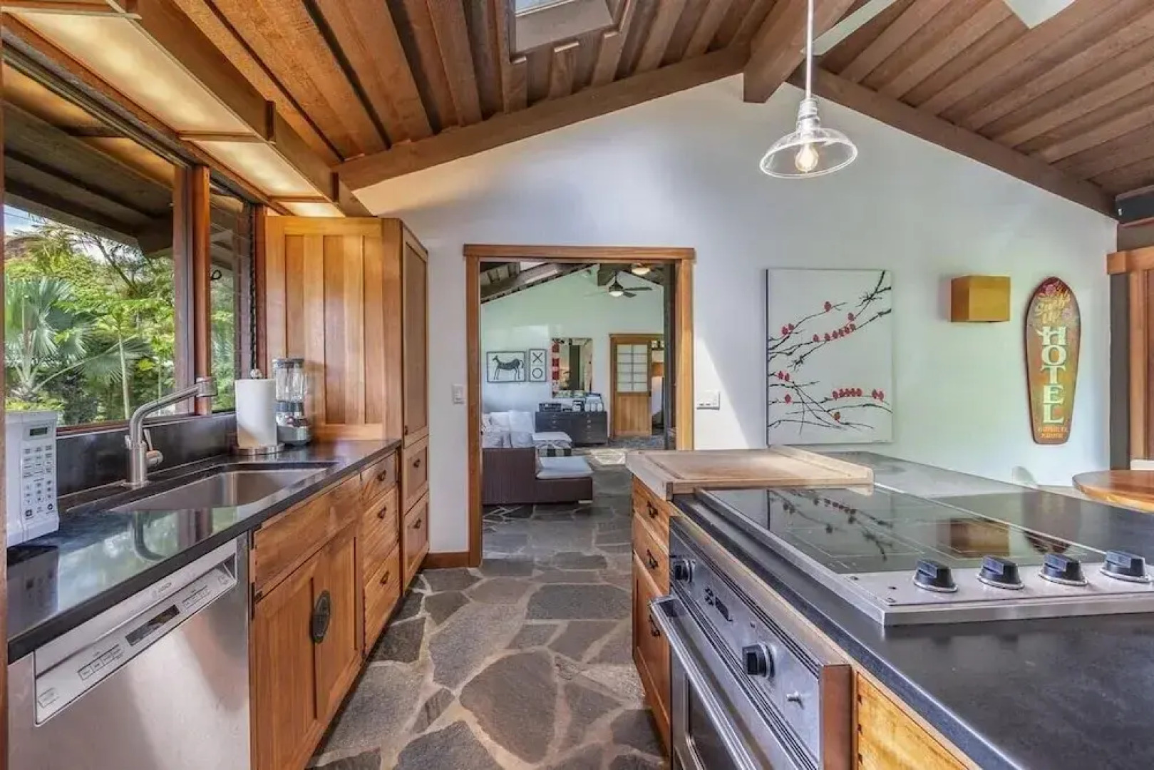 Hale Maluhia Hanalei 1 Bedroom Home by RedAwning