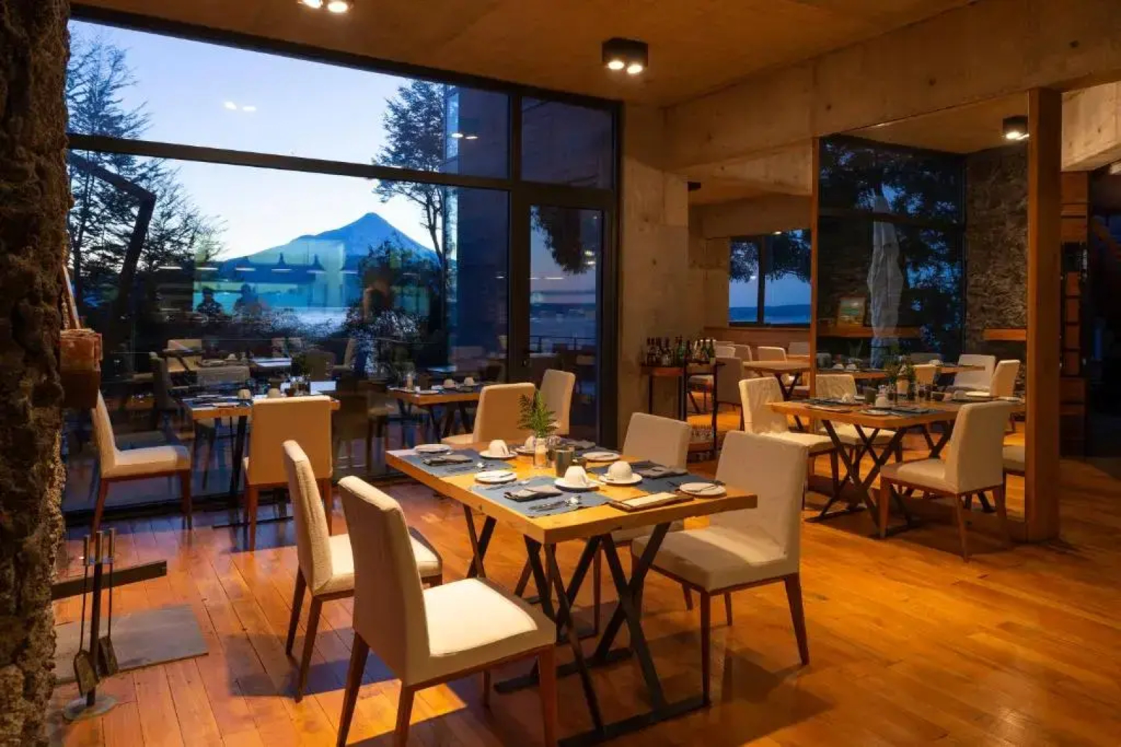 Hotel AWA Puerto Varas