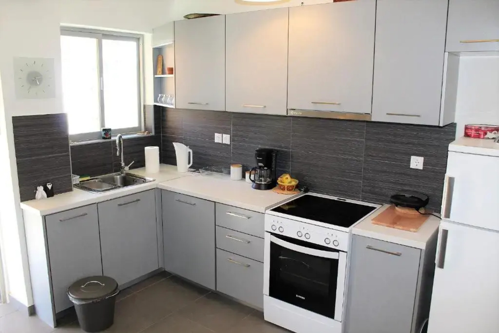 Apartment SEA VIEW in front of the beach of Agia Marina